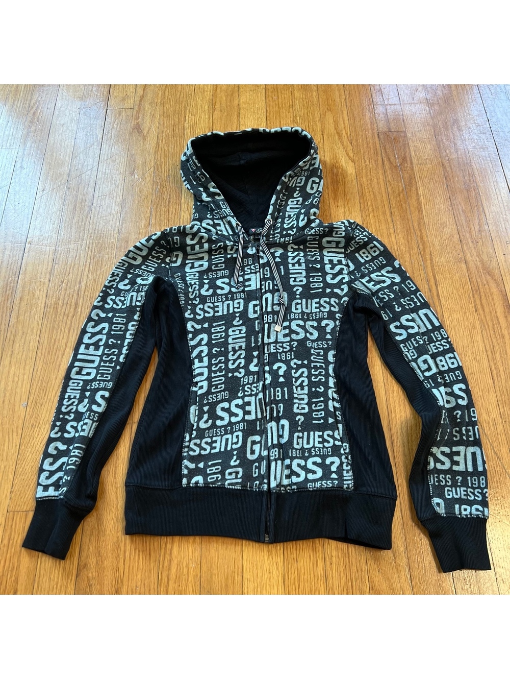 Vintage y2k guess zip up hoodie
